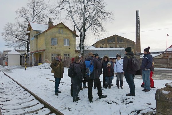  Zborovice - procházka za historií zpracovaní cukrové řepy ve Zborovicích začala po příjezdu vlaku ze Zdounek   Foto: Jana Plachá